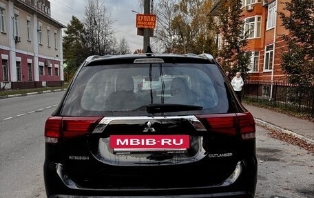 Mitsubishi Outlander III рестайлинг 3, 2019 год, 1 770 000 рублей, 4 фотография