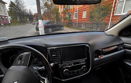 Mitsubishi Outlander III рестайлинг 3, 2019 год, 1 770 000 рублей, 6 фотография