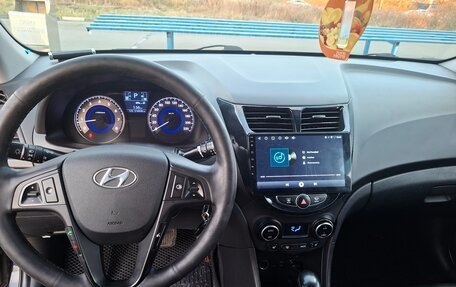 Hyundai Solaris II рестайлинг, 2015 год, 950 000 рублей, 9 фотография