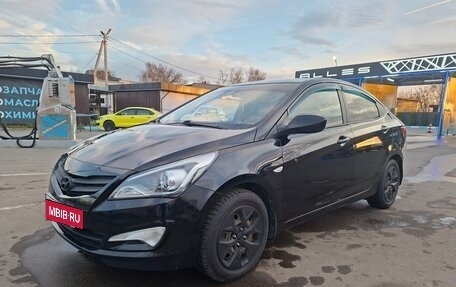 Hyundai Solaris II рестайлинг, 2015 год, 950 000 рублей, 2 фотография