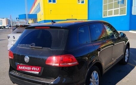 Volkswagen Touareg III, 2011 год, 1 400 000 рублей, 4 фотография