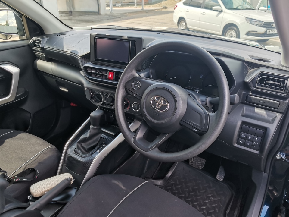 Toyota Raize I, 2023 год, 2 000 000 рублей, 9 фотография