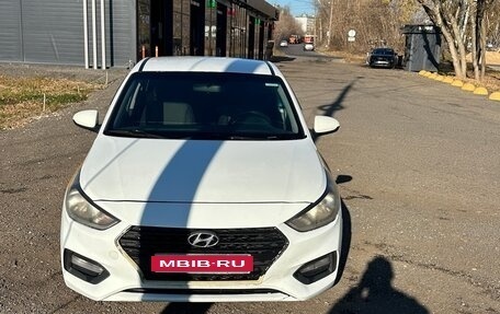 Hyundai Solaris II рестайлинг, 2017 год, 600 000 рублей, 1 фотография