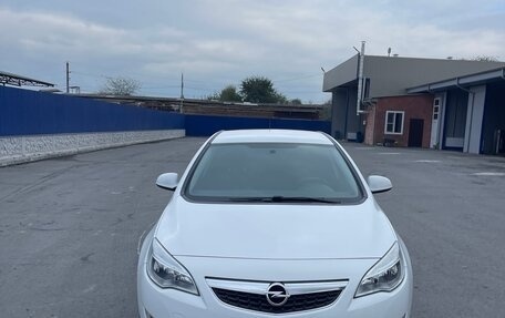 Opel Astra J, 2011 год, 1 090 000 рублей, 2 фотография
