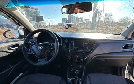 Hyundai Solaris II рестайлинг, 2017 год, 600 000 рублей, 5 фотография