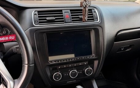 Volkswagen Jetta VII, 2013 год, 750 000 рублей, 6 фотография