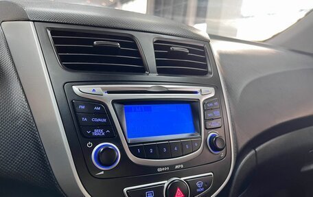 Hyundai Solaris II рестайлинг, 2012 год, 1 000 000 рублей, 15 фотография