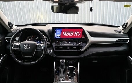 Toyota Highlander, 2024 год, 4 830 000 рублей, 13 фотография