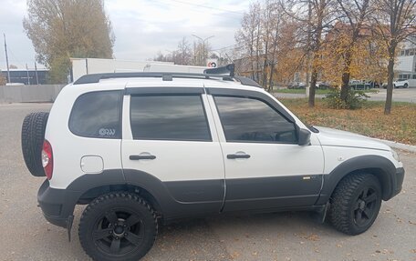 Chevrolet Niva I рестайлинг, 2017 год, 850 000 рублей, 6 фотография