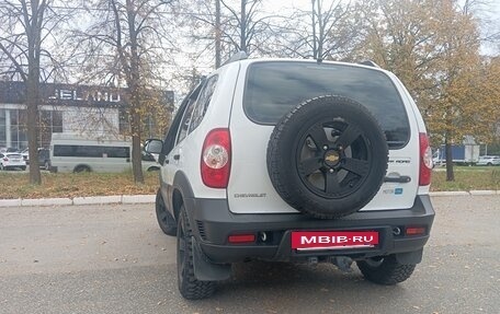 Chevrolet Niva I рестайлинг, 2017 год, 850 000 рублей, 4 фотография
