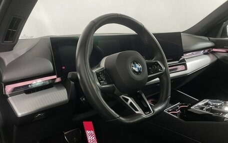BMW 5 серия, 2024 год, 7 400 000 рублей, 12 фотография