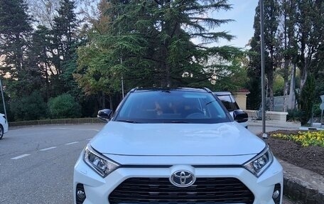Toyota RAV4, 2020 год, 3 400 000 рублей, 11 фотография