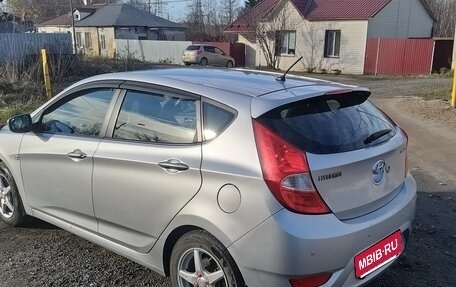 Hyundai Solaris II рестайлинг, 2012 год, 920 000 рублей, 4 фотография