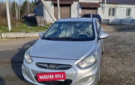 Hyundai Solaris II рестайлинг, 2012 год, 920 000 рублей, 2 фотография