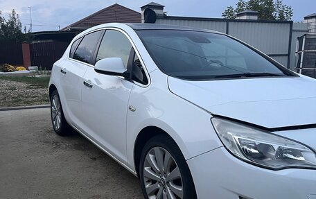 Opel Astra J, 2011 год, 700 000 рублей, 3 фотография