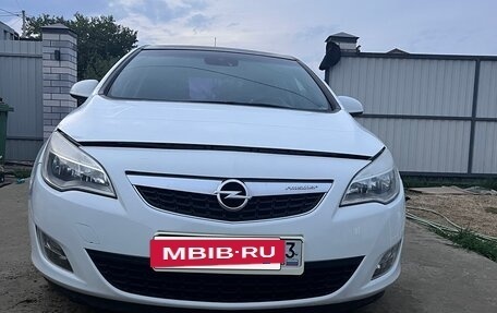 Opel Astra J, 2011 год, 700 000 рублей, 4 фотография