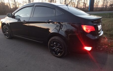Hyundai Solaris II рестайлинг, 2014 год, 1 050 000 рублей, 2 фотография