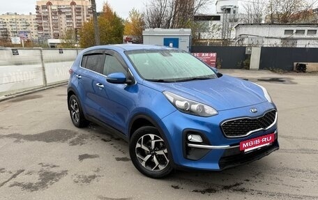 KIA Sportage IV рестайлинг, 2020 год, 2 100 000 рублей, 2 фотография