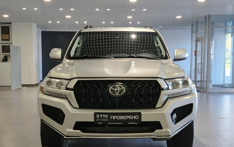 Toyota Land Cruiser 200, 2016 год, 4 600 000 рублей, 2 фотография