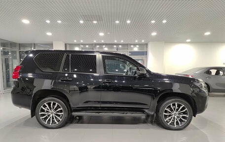 Toyota Land Cruiser Prado 150 рестайлинг, 2021 год, 6 500 000 рублей, 4 фотография