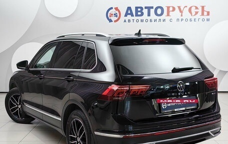 Volkswagen Tiguan II, 2021 год, 2 648 000 рублей, 2 фотография