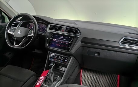 Volkswagen Tiguan II, 2021 год, 2 648 000 рублей, 13 фотография