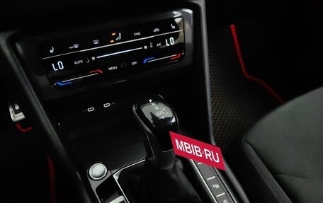 Volkswagen Tiguan II, 2021 год, 2 648 000 рублей, 19 фотография