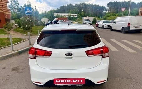 KIA Rio III рестайлинг, 2015 год, 885 000 рублей, 5 фотография