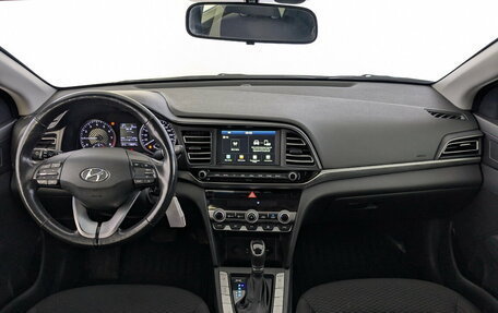 Hyundai Elantra VI, 2019 год, 1 595 000 рублей, 23 фотография