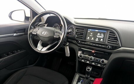 Hyundai Elantra VI, 2019 год, 1 595 000 рублей, 26 фотография
