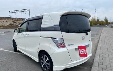 Honda Freed I, 2012 год, 999 999 рублей, 3 фотография