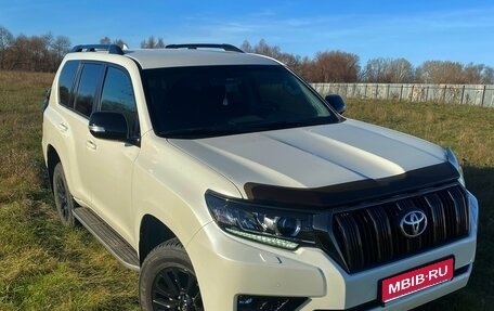 Toyota Land Cruiser Prado 150 рестайлинг, 2021 год, 7 800 000 рублей, 1 фотография