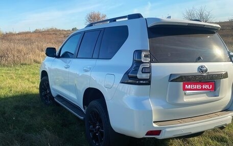 Toyota Land Cruiser Prado 150 рестайлинг, 2021 год, 7 800 000 рублей, 3 фотография