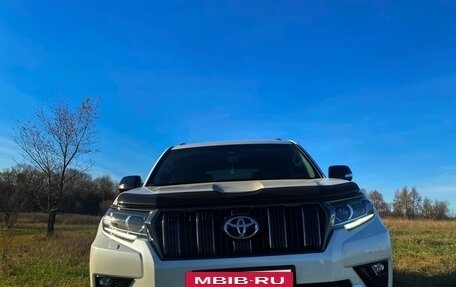 Toyota Land Cruiser Prado 150 рестайлинг, 2021 год, 7 800 000 рублей, 2 фотография