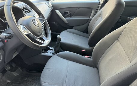 Renault Logan II, 2019 год, 879 000 рублей, 14 фотография