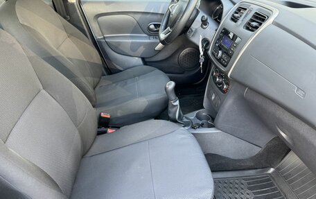 Renault Logan II, 2019 год, 879 000 рублей, 16 фотография