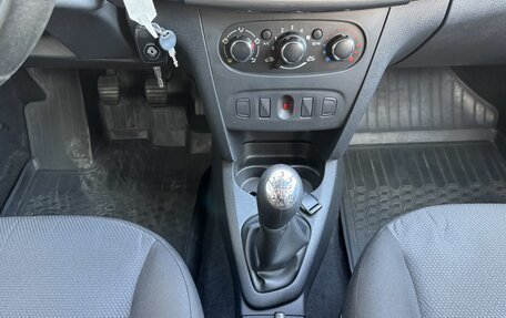 Renault Logan II, 2019 год, 879 000 рублей, 18 фотография