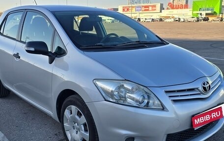 Toyota Auris II, 2011 год, 1 100 000 рублей, 1 фотография