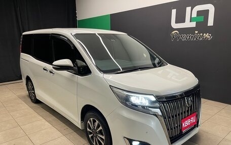 Toyota Esquire I, 2019 год, 2 250 000 рублей, 1 фотография