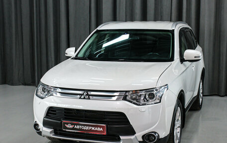 Mitsubishi Outlander III рестайлинг 3, 2014 год, 1 680 000 рублей, 3 фотография