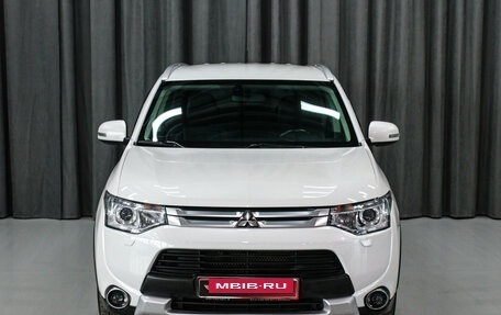 Mitsubishi Outlander III рестайлинг 3, 2014 год, 1 680 000 рублей, 4 фотография
