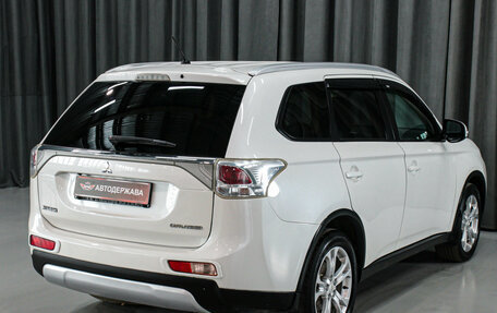 Mitsubishi Outlander III рестайлинг 3, 2014 год, 1 680 000 рублей, 8 фотография