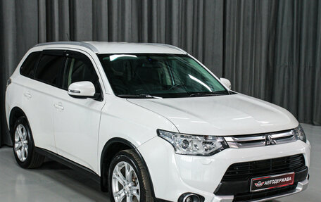 Mitsubishi Outlander III рестайлинг 3, 2014 год, 1 680 000 рублей, 5 фотография