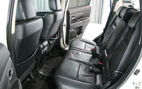 Mitsubishi Outlander III рестайлинг 3, 2014 год, 1 680 000 рублей, 19 фотография