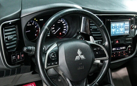 Mitsubishi Outlander III рестайлинг 3, 2014 год, 1 680 000 рублей, 13 фотография
