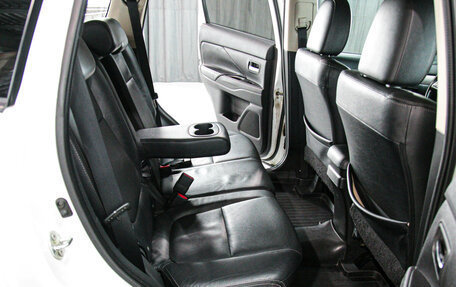 Mitsubishi Outlander III рестайлинг 3, 2014 год, 1 680 000 рублей, 20 фотография
