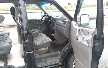 Volkswagen Caravelle T4, 2003 год, 1 300 000 рублей, 9 фотография
