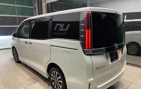 Toyota Esquire I, 2019 год, 2 250 000 рублей, 4 фотография