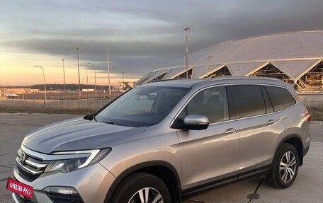 Honda Pilot III рестайлинг, 2018 год, 3 750 000 рублей, 2 фотография