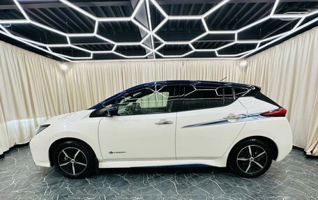Nissan Leaf II, 2018 год, 1 779 000 рублей, 3 фотография